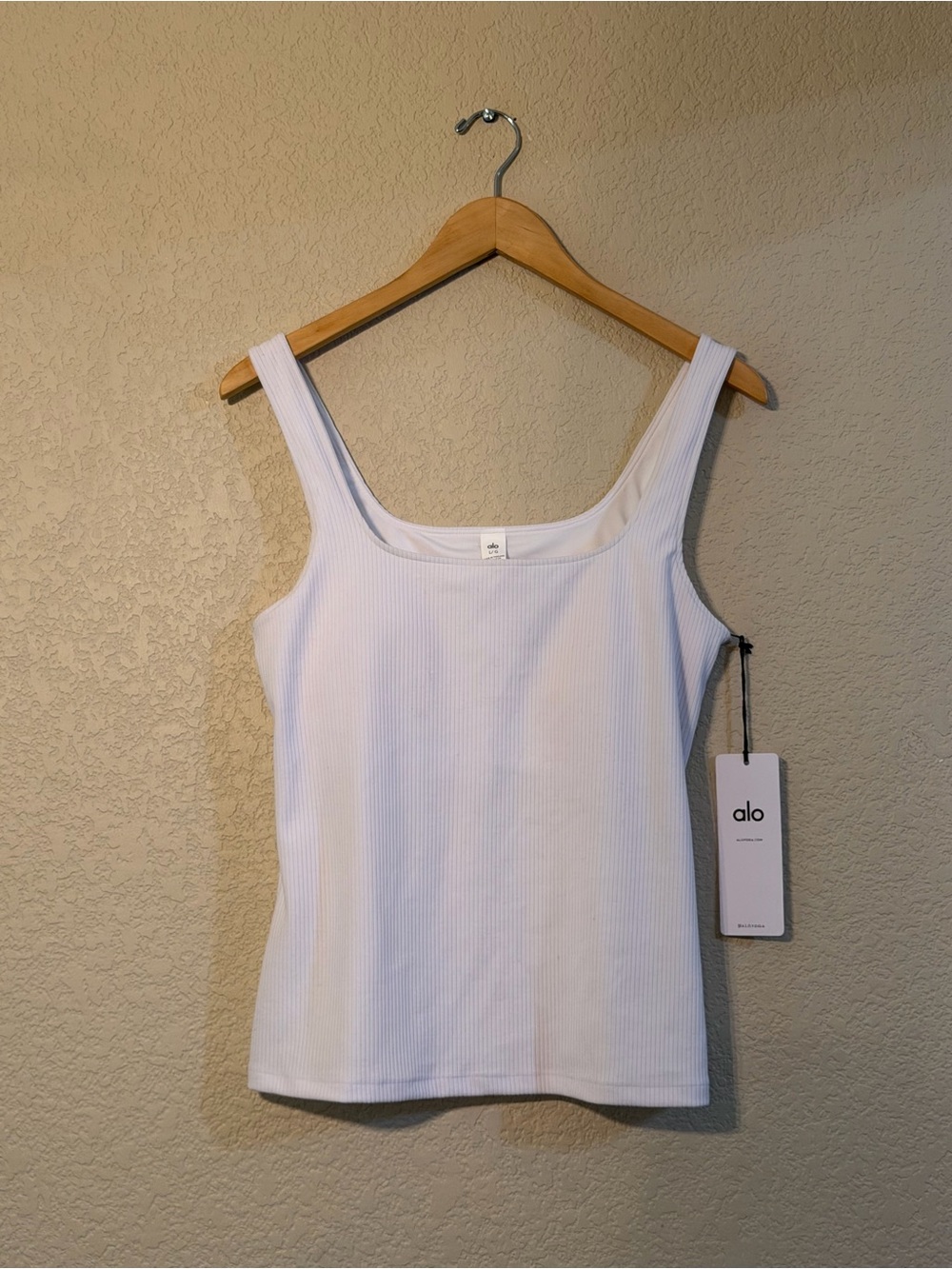 NWT* Alo Yoga Womens White Ribbed Tank Top, Sz LG